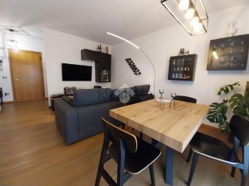 Appartamento in vendita di 97 m² in Viale Sicilia, 75