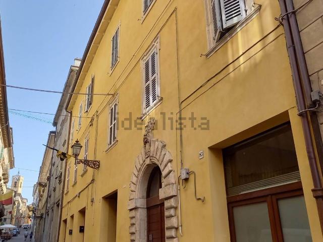 Appartamento in vendita di 94 m² in Corso Garibaldi Gia Via Farnesia, 81