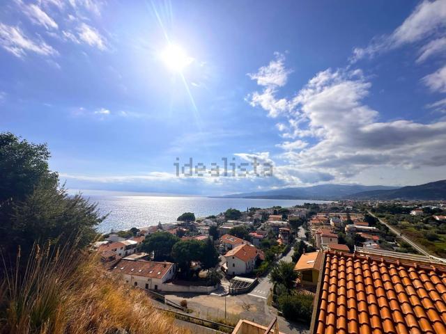 Appartamento in vendita di 94 m² in Strada III Località Caminia, 28