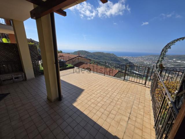 Appartamento in vendita di 94 m² in Strada Pose, 3
