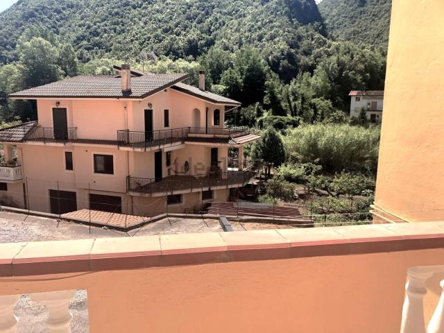 Appartamento in vendita di 94 m² in Via Vincenzo Guaragna