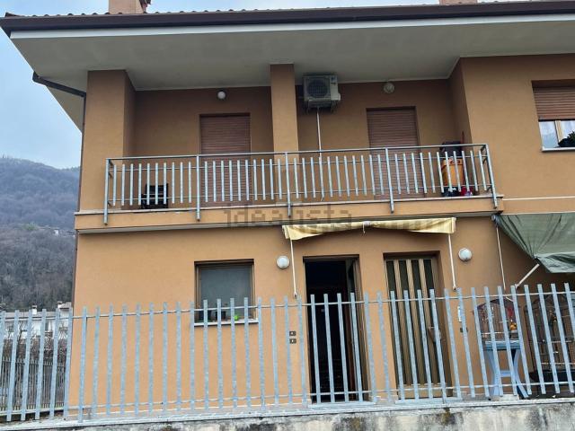 Appartamento in vendita di 94 m² in Via Vittorio Veneto, 5