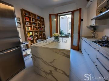 Appartamento in vendita di 94 m² in Via Zara
