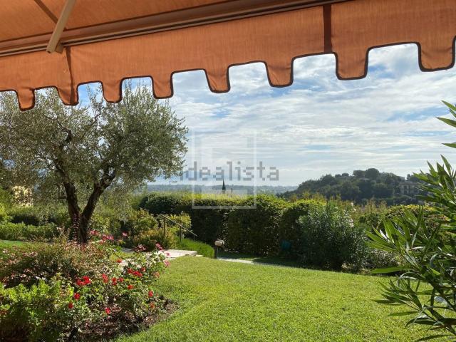 Appartamento in vendita di 94 m² in Via A. Ciucani, 17