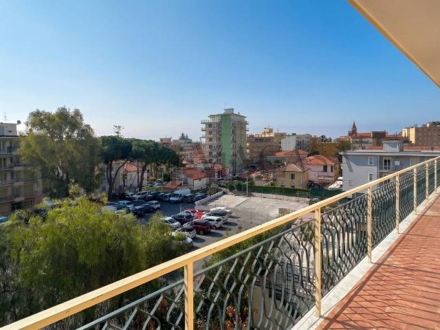 Appartamento in vendita di 94 m² in Via Aurelia Ponente