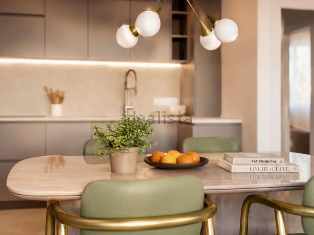 Appartamento in vendita di 94 m² in Via C.Battisti, 35