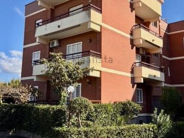 Piazza Santa Maria Regina - Giardino, Ascensore