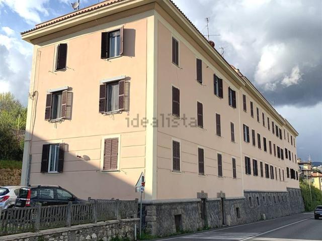 Appartamento in vendita di 94 m² in Via Circonvallazione