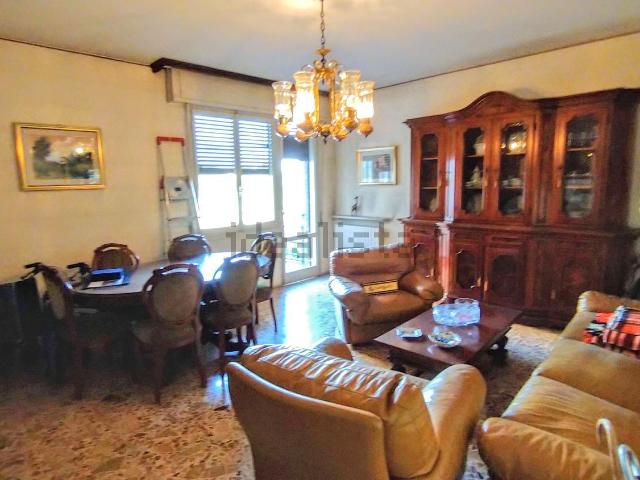 Appartamento in vendita di 94 m² in Via Circonvallazione