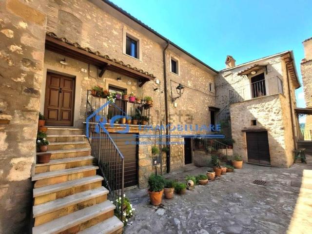 Appartamento in vendita di 94 m² in Via del Borgo, 191