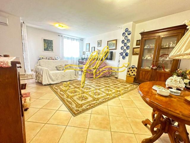 Appartamento in vendita di 94 m² in Via del Bucchero