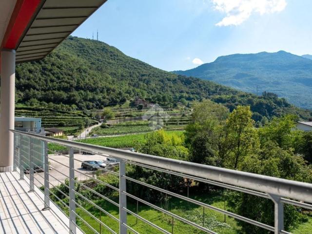 Appartamento in vendita di 94 m² in Via del Garda, 89