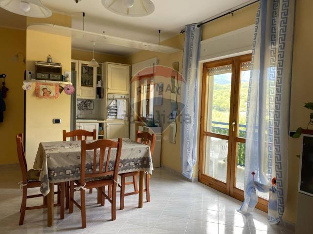 Appartamento in vendita di 94 m² in Via dell&apos Olmo, 3