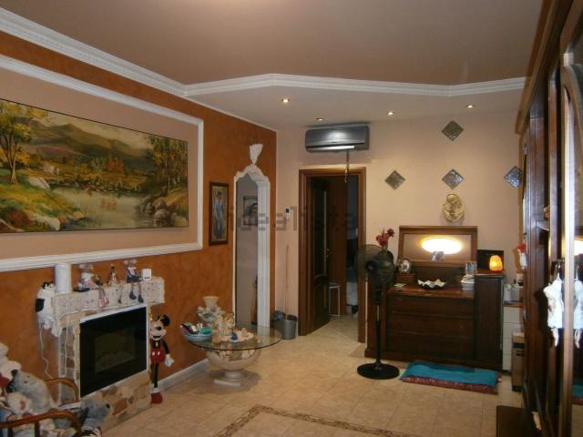 Appartamento in vendita di 94 m² in Via della Costituzione, 12