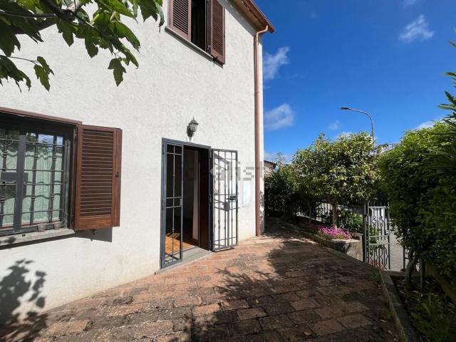 Appartamento in vendita di 94 m² in Via delle Poggiole, 19