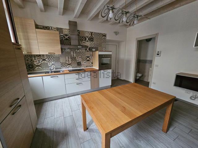 Appartamento in vendita di 94 m² in Via Edmondo de Amicis