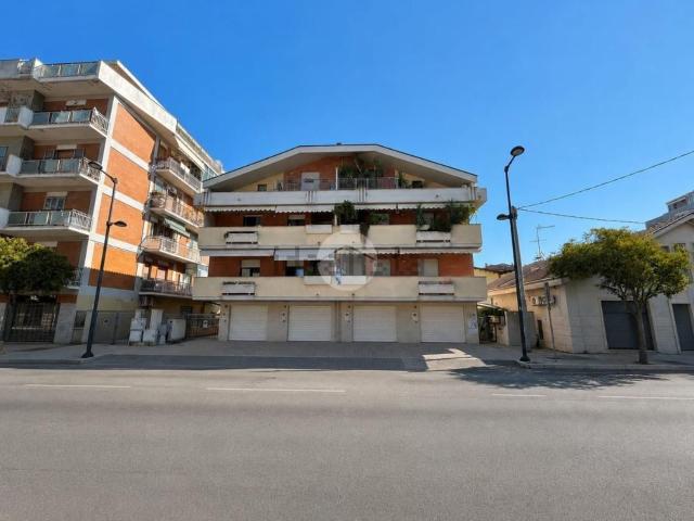 Appartamento in vendita di 94 m² in Via Fernando Francesco d&apos Avalos, 91