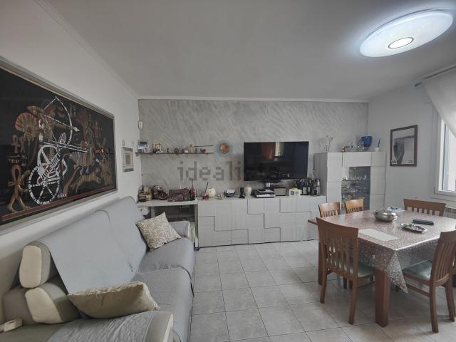 Appartamento in vendita di 94 m² in Via Giovannini, 64