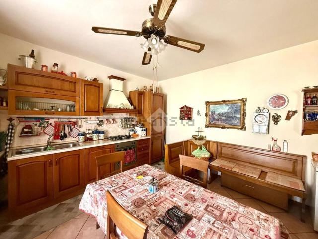 Appartamento in vendita di 94 m² in Via Giacomo Matteotti, 14