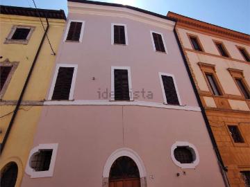 Appartamento in vendita di 94 m² in Via Giuseppe Garibaldi, 122