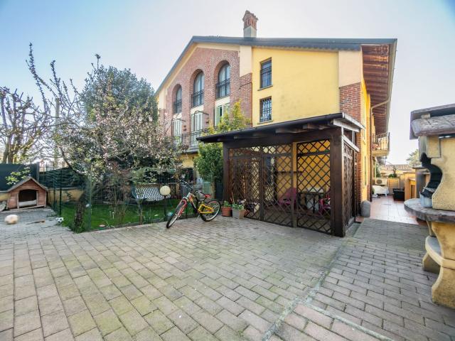 Appartamento in vendita di 94 m² in Via Lambrinia, 3
