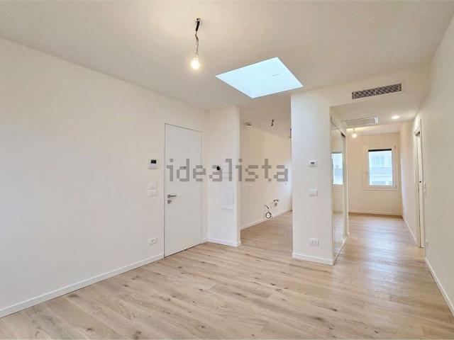 Appartamento in vendita di 94 m² in Via Luigi Borro