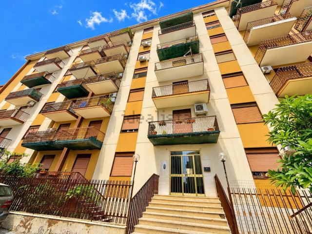 Appartamento in vendita di 94 m² in Via Messina Marine, 411