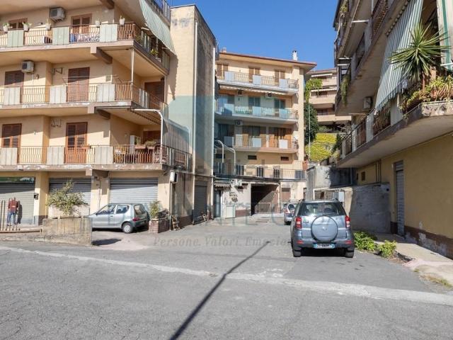 Appartamento in vendita di 94 m² in Via Orazio Samperi, 13