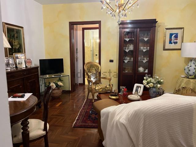 Appartamento in vendita di 94 m² in Via Paveri Fontana