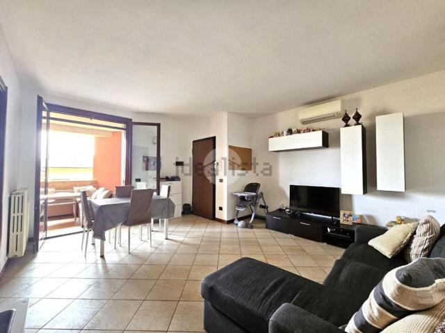 Appartamento in vendita di 94 m² in Via Peschiera, 35
