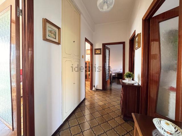 Appartamento in vendita di 94 m² in Via Petrarca