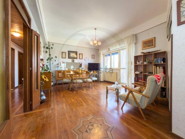 Appartamento in vendita di 94 m² in Via Raffaele Paolucci