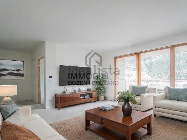 Appartamento in vendita di 94 m² in Via Renon, 12