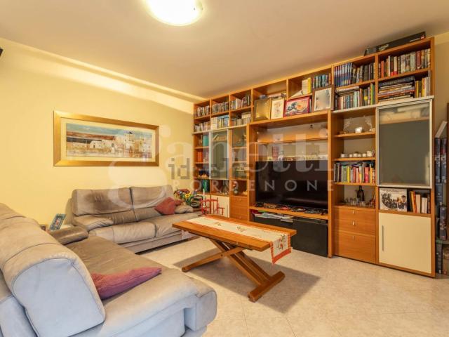 Appartamento in vendita di 94 m² in Via Stradelle, 234
