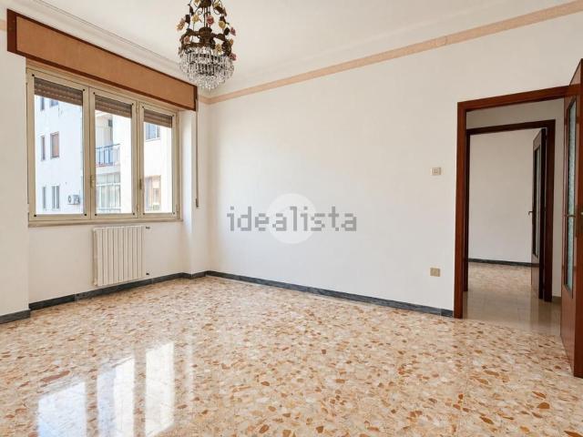 Appartamento in vendita di 94 m² in Viale Beccarini, 76