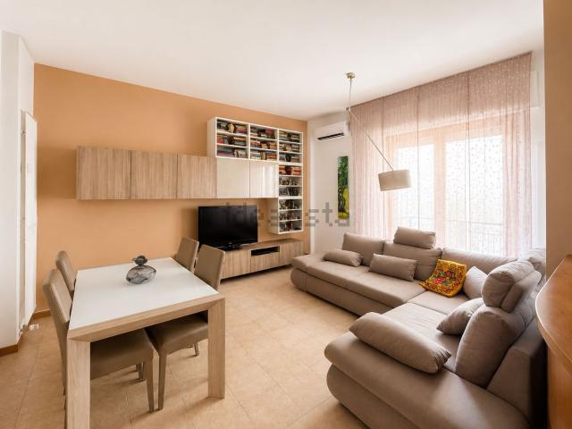 Appartamento in vendita di 94 m² in Viale Cristoforo Colombo, 97