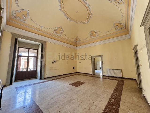 Appartamento in vendita di 950 m² in Via Plebiscito, 9