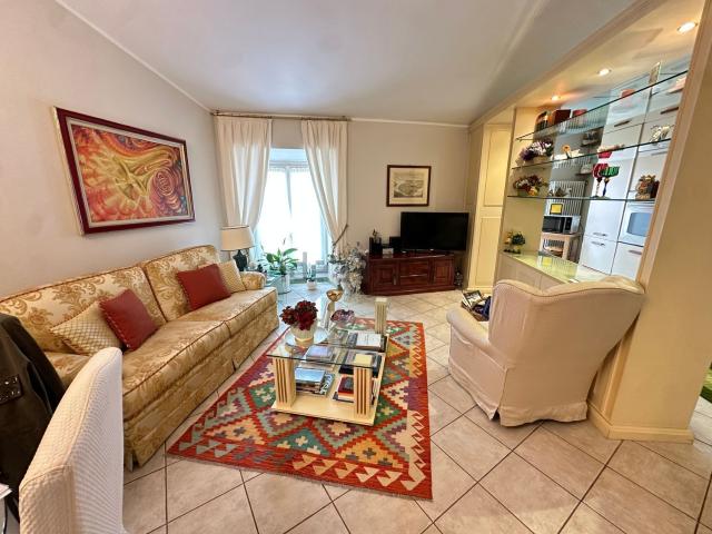 Appartamento in vendita di 95 m² in Borgo Palazzo, 12