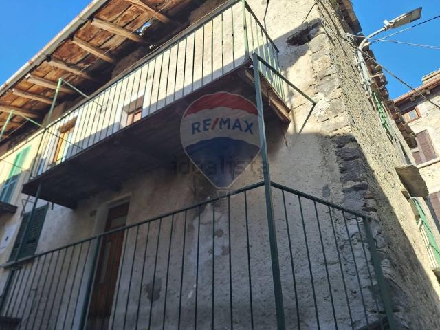 Appartamento in vendita di 95 m² in Frazione Cadelsasso