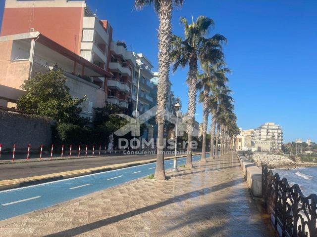 Appartamento in vendita di 95 m² in Lungomare Cristoforo Colombo