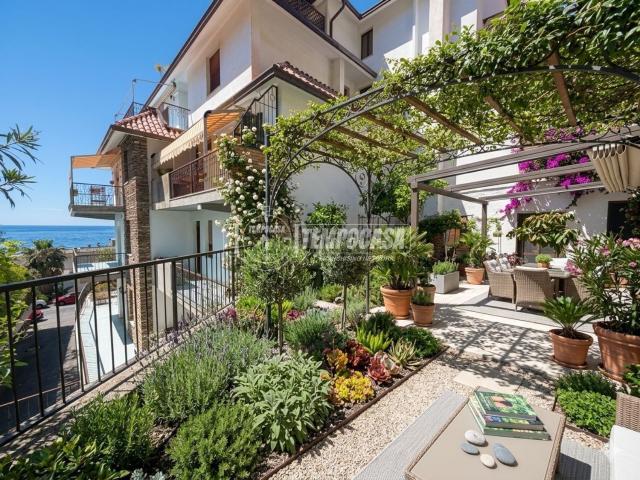 Appartamento in vendita di 95 m² in Salita Poggio, 13