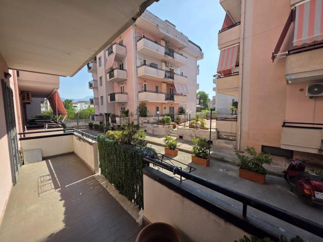 Appartamento in vendita di 95 m² in Traversa Ovidio Paduano, 17