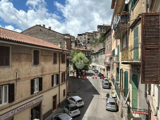 Appartamento in vendita di 95 m² in Via 6 Giugno, 224
