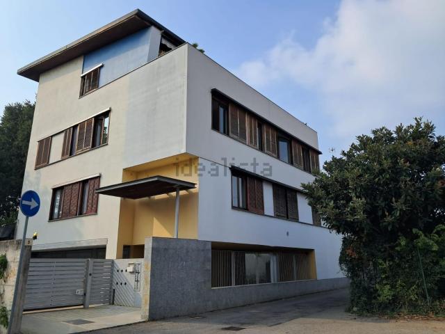 Appartamento in vendita di 95 m² in Via Tommaso Grossi, 5