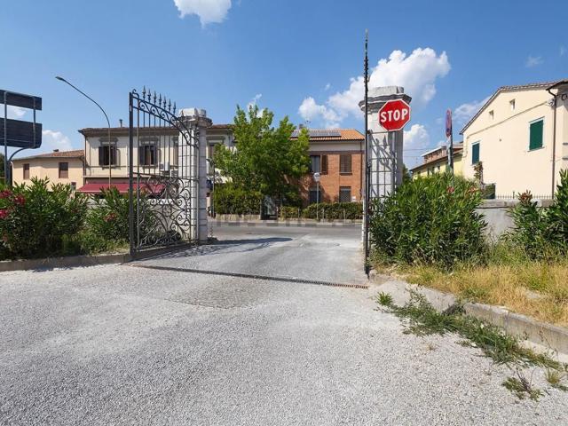 Appartamento in vendita di 95 m² in Via Tosco Romagnola Ovest