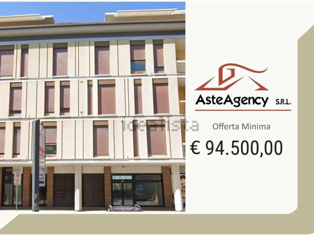 Appartamento in vendita di 95 m² in Via Trento, 33