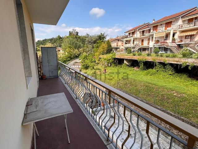 Appartamento in vendita di 95 m² in Via Ugo Foscolo