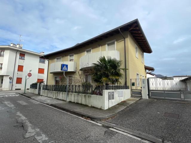 Appartamento in vendita di 95 m² in Via Urbignacco, 102