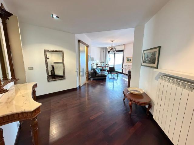 Appartamento in vendita di 95 m² in Via Varzi, 8