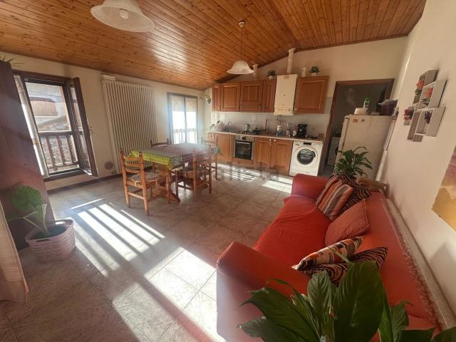 Appartamento in vendita di 95 m² in Via Villa, 70